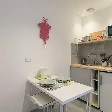 Modern Nest At Central Station *